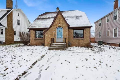 1605 S 17th, Sheboygan, WI 53081