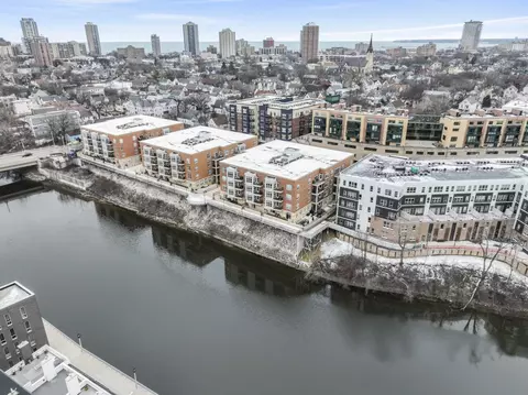 1905 N Water #402, Milwaukee, WI 53202