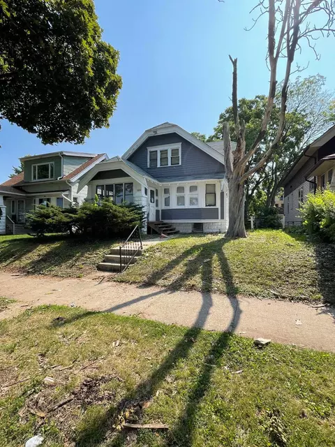 3034 N 41st, Milwaukee, WI 53210