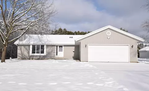 8200 W Puetz, Franklin, WI 53132