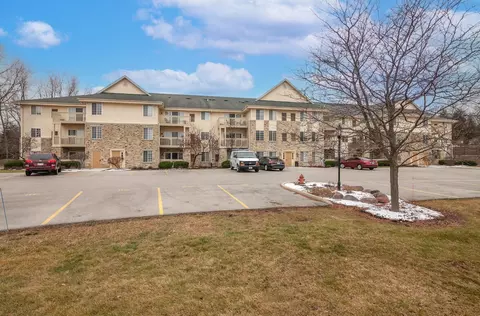 530 Windstone #308, Hartland, WI 53029