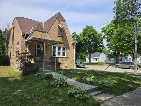 2700 W Stark, Milwaukee, WI 53209