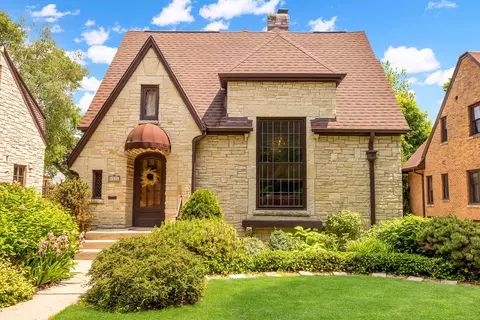 4426 N Ardmore, Shorewood, WI 53211