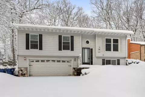 121 Parkway, Slinger, WI 53086