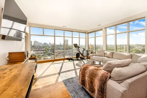1550 E Royall #1004, Milwaukee, WI 53202