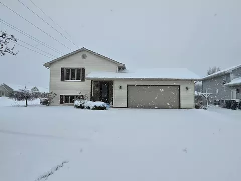 1032 Bluehill, Fond Du Lac, WI 54935