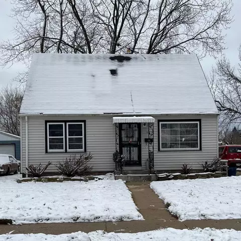 5521 W Thurston, Milwaukee, WI 53218