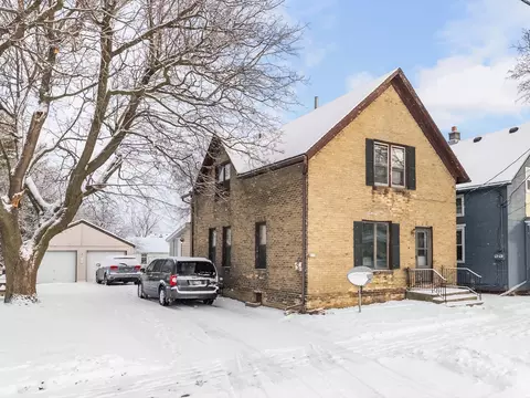 1610 Columbus, Manitowoc, WI 54220