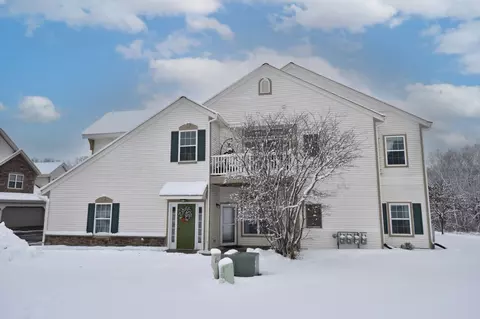 547 Lakeridge, West Bend, WI 53090