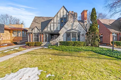 4654 N Woodburn, Whitefish Bay, WI 53211