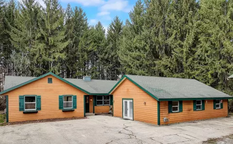 2080 Hillcrest, Saukville, WI 53080