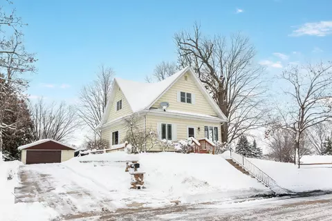 812 Lina, Mayville, WI 53050