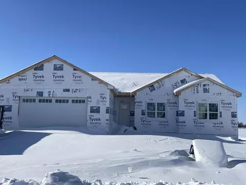 1583 Butternut, Oconomowoc, WI 53066