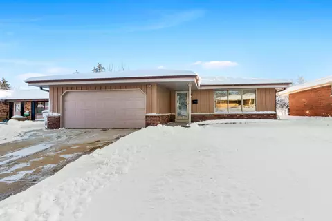2217 W W Brg, Milwaukee, WI 53221