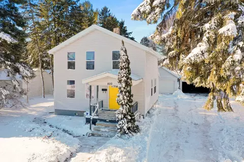 820 N 11th, Manitowoc, WI 54220