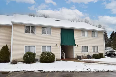 1717 Parknoll #4, Port Washington, WI 53074