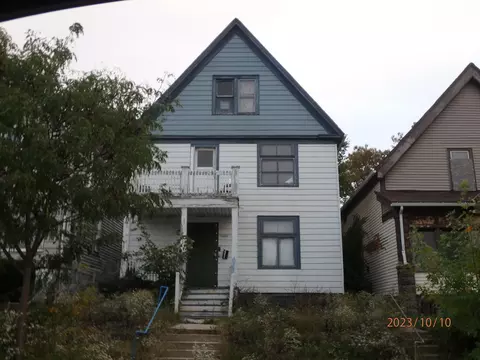 3206 N 21st #A, Milwaukee, WI 53206