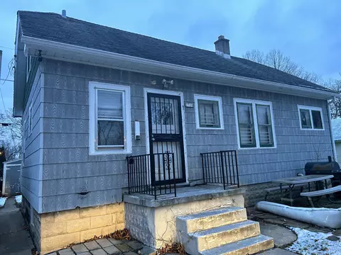 2719 W Oriole, Milwaukee, WI 53209