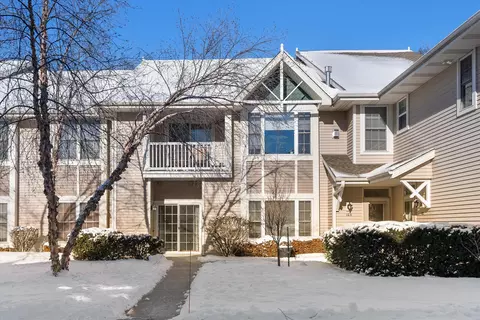 6170 Walnut #104, Cudahy, WI 53110