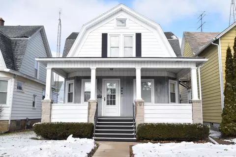 2916 Wright, Racine, WI 53405