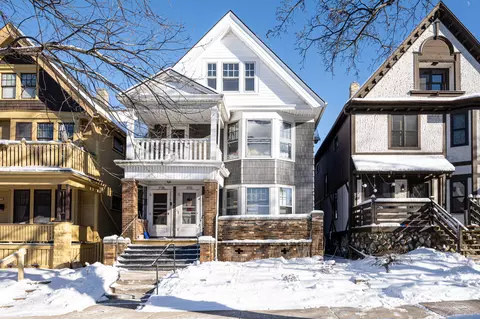 2732 N Cramer #2734, Milwaukee, WI 53211