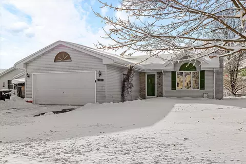 2715 Prairie, East Troy, WI 53120