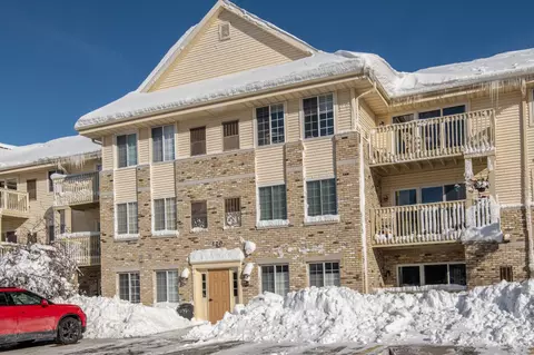 520 Windstone #205, Hartland, WI 53029