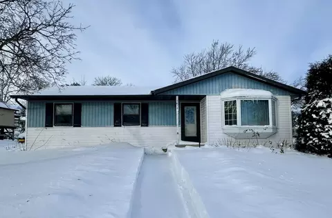 1615 Jackson, New Holstein, WI 53061