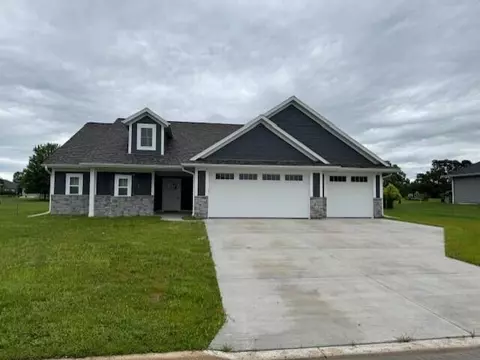 2112 Mapledale, Trenton, WI 53090