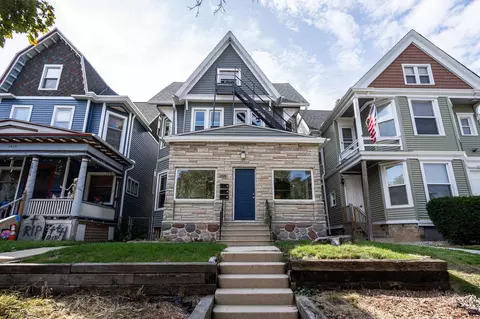 2519 N Murray, Milwaukee, WI 53211