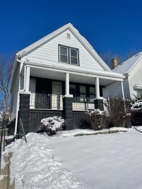 2428 W Mitchell, Milwaukee, WI 53204