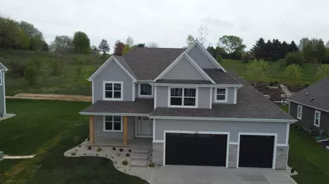 1332 Mohican, Waukesha, WI 53189
