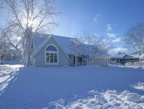 14145 W Fieldpointe, New Berlin, WI 53151