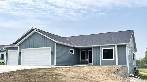 9961 S Shepard, Oak Creek, WI 53154
