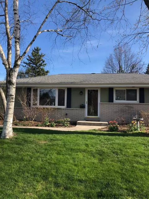10947 W Cameron, Milwaukee, WI 53225