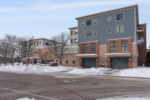 690 River Shrs #409, West Bend, WI 53090