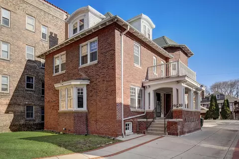 2540 N N Lk, Milwaukee, WI 53211
