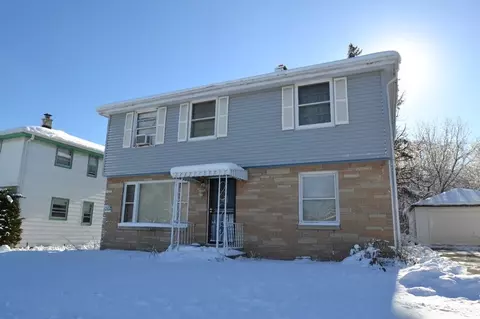 6221 W Keefe Ave, Milwaukee, WI 53216