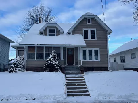840 N 6th, Manitowoc, WI 54220