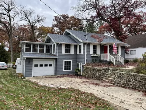 269 Waubun, Fontana, WI 53125