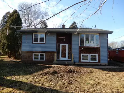 1112 Lawndale, Menasha, WI 54952