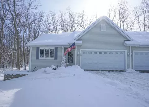 1356 Jensen, Delafield, WI 53018