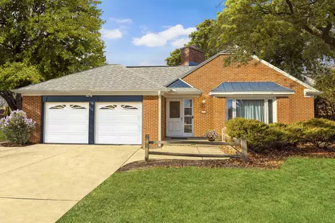 2853 N Colonial, Milwaukee, WI 53222