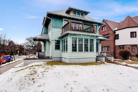 2028 E Newport, Milwaukee, WI 53211