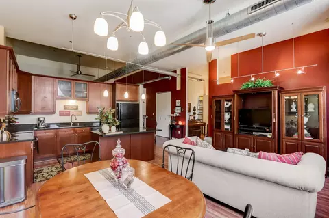 1924 N Hubbard #202, Milwaukee, WI 53212