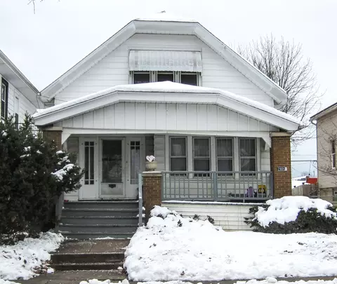 2906 S 14th, Milwaukee, WI 53215