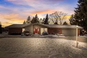 5150 Hunt Clb, Wind Point, WI 53402
