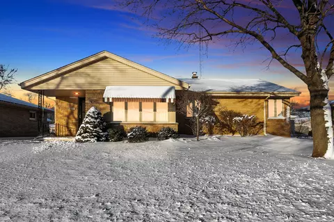 2616 Oregon, Racine, WI 53405