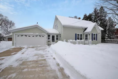 1711 10th, Grafton, WI 53024