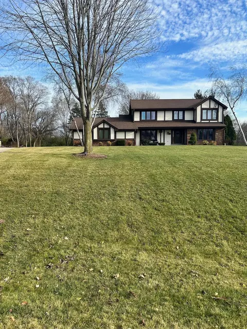 w267s7940 Stoney Pt, Mukwonago, WI 53149
